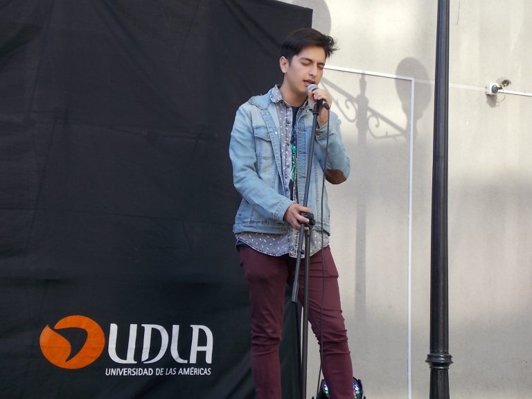 Multitudinario Seminario y Muestra de Material Didáctico de Educación Básica se realizó en Campus Santiago Centro