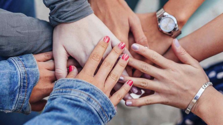 Catedrático de Universidad de Barcelona observó acciones del Programa de Intervención Comunitaria en Caleta Higuerillas de Concón