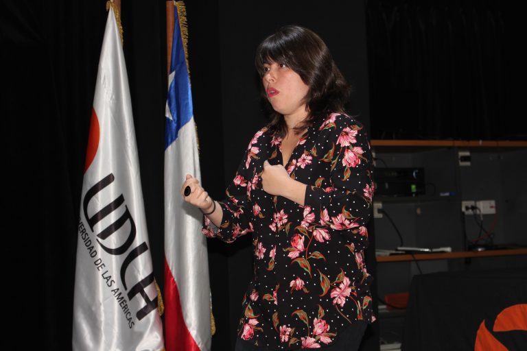 Estudiante de la Escuela de Enfermería expone en el Foro Latinoamericano de Derechos Humanos