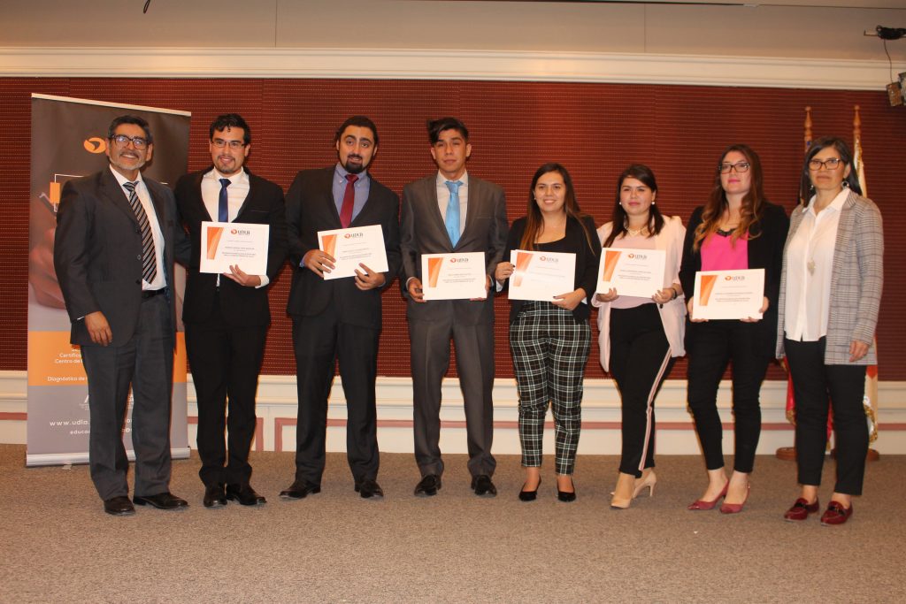 UDLA realizó ceremonia de titulación de diplomados de Educación Continua