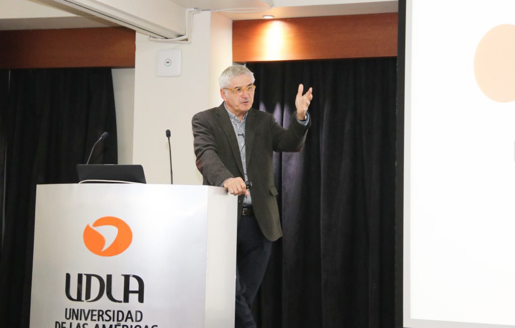 Eugenio Tironi inaugura actividades académicas de la carrera de Relaciones Públicas