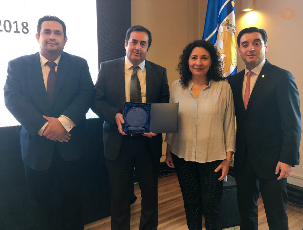 final UDLA recibe reconocimiento por parte de la Municipalidad de Santiago