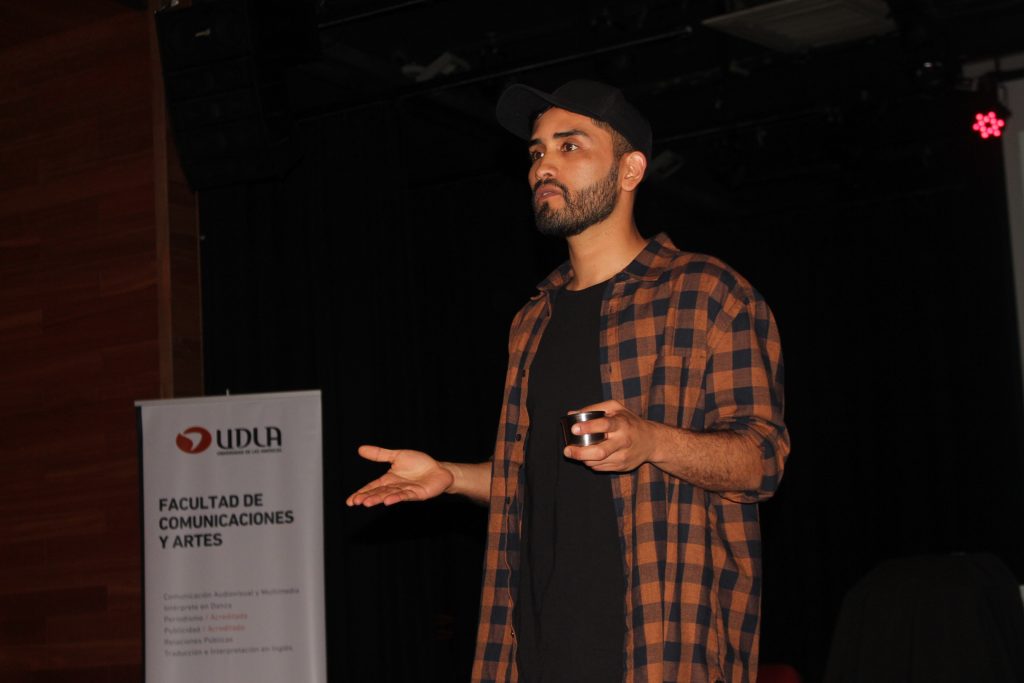 Gastón Salgado lideró la inauguración de la Semana del Teatro en UDLA