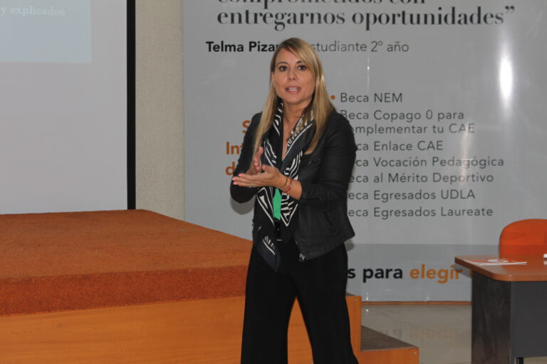 Dirección de Educación Continua realizó seminario a 80 emprendedoras de la comuna de Maipú