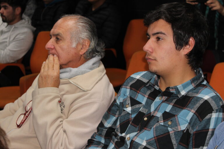 Escuela de Agronomía organizó charla sobre el uso de la red agroclimática en Campus Providencia