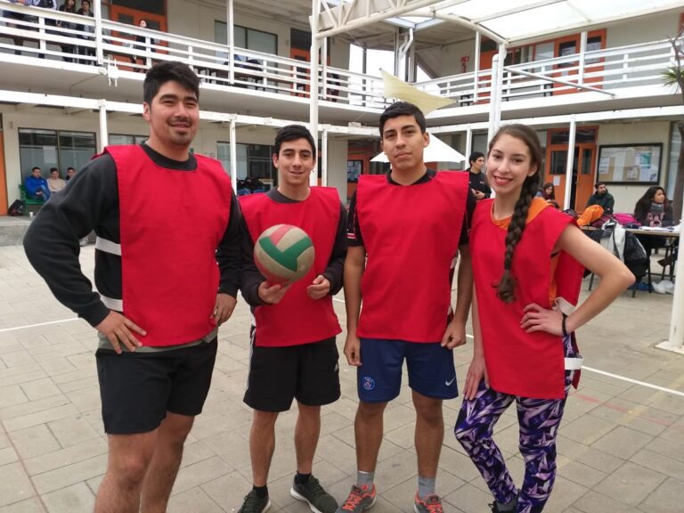 Campeonato de cuartas de voleibol reunió a estudiantes de Campus Los Castaños