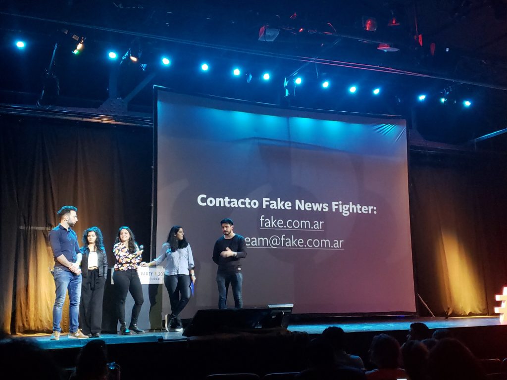 Estudiantes de Periodismo asisten a seminario internacional en Argentina