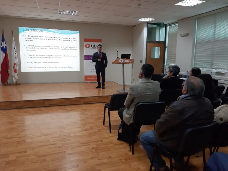 Facultad de Derecho abordó la protección de los datos personales en Chile en charla efectuada en Campus Los Castaños