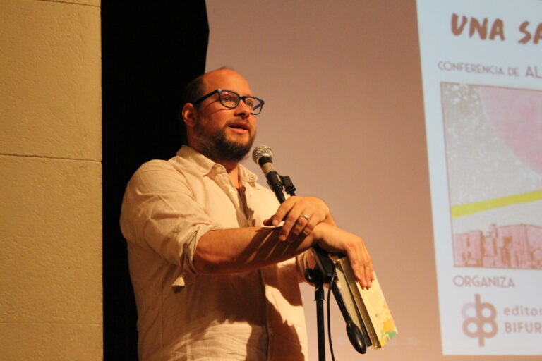 Director de la Escuela de Construcción fue panelista de la conferencia “Star Wars, una saga anticapitalista”, del destacado geógrafo Alaín Musset