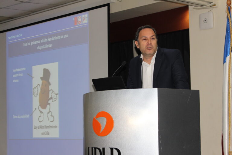 Entrenadores y deportistas de alto rendimiento se reunieron en el III Seminario de Dirección Técnica Deporte de UDLA