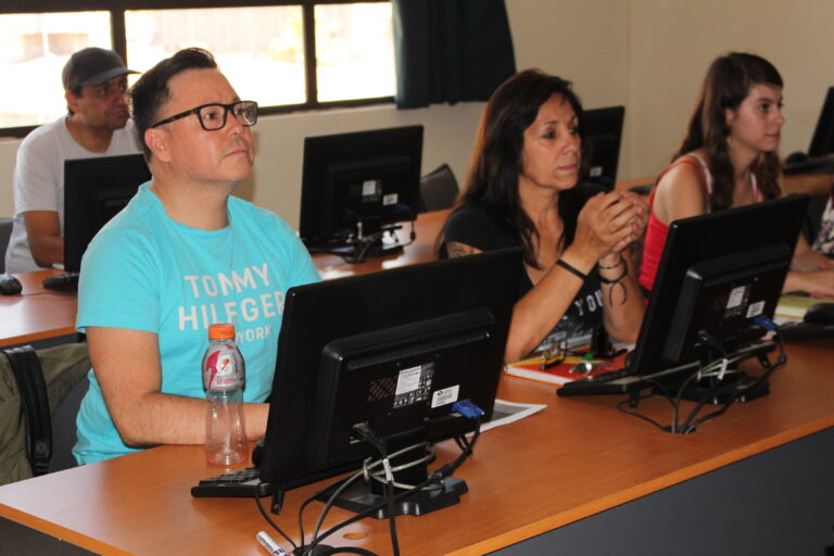 Facultad de Ingeniería y Negocios perfecciona a 20 emprendedores de la comuna de Santiago