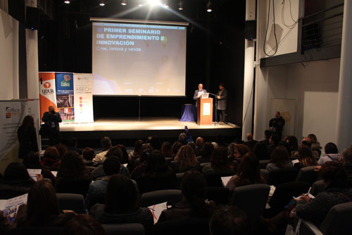 25 de octubre. Seminario de Comercialización. Organiza: Centro de Emprendimiento de la Facultad de Ingeniería y Negocios y Escuela de Ingeniería Comercial