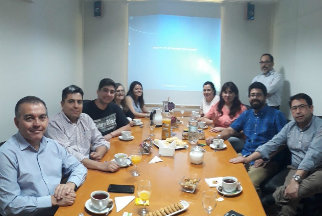 Instituto de Inglés dictó segundo curso de inglés para egresados de UDLA