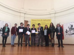 Académicas de Pedagogía en Inglés participaron como jurado en torno de debate del Liceo de Aplicación