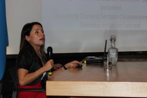 Directora de carrera de Terapia Ocupacional expuso en seminario sobre diversidad funcional