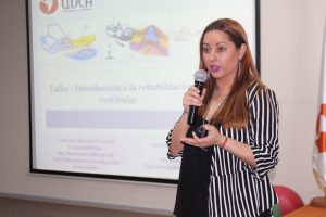 Estudiantes y egresados de Kinesiología participaron en charla sobre los desafíos del trabajo transdisciplinario en la rehabilitación vestibular