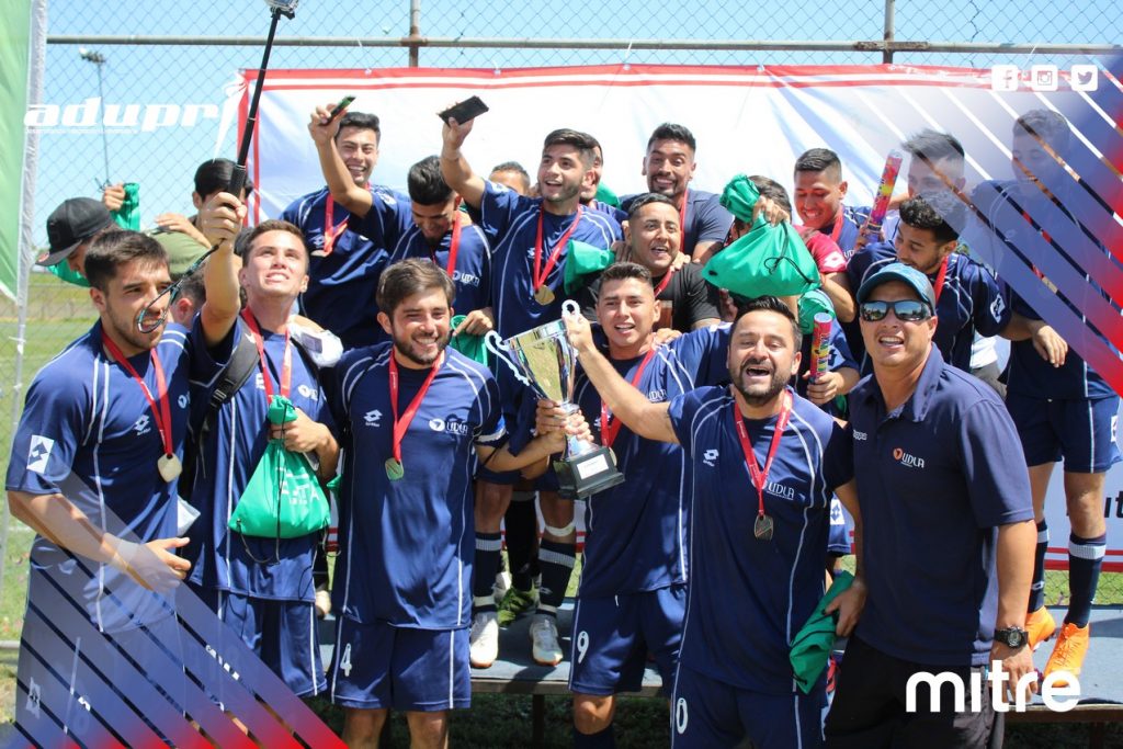 Selección Masculina de Fútbol de UDLA cerró el año como campeón del Torneo de Clausura de Adupri