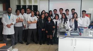 Estudiantes del Liceo Hermanos Carrera y Monseñor Luis Arturo Pérez visitaron laboratorios del Campus Maipú