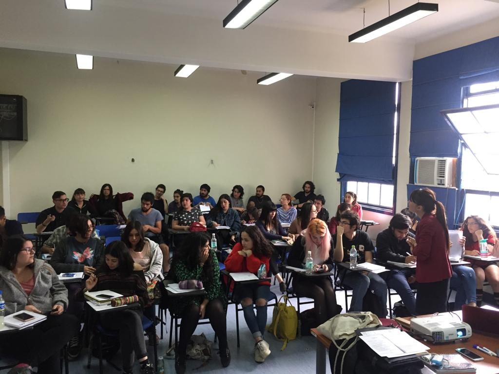 Directora de la Escuela de Pedagogía en Educación Básica dictó clase magistral sobre Vicente Huidobro y el Creacionismo