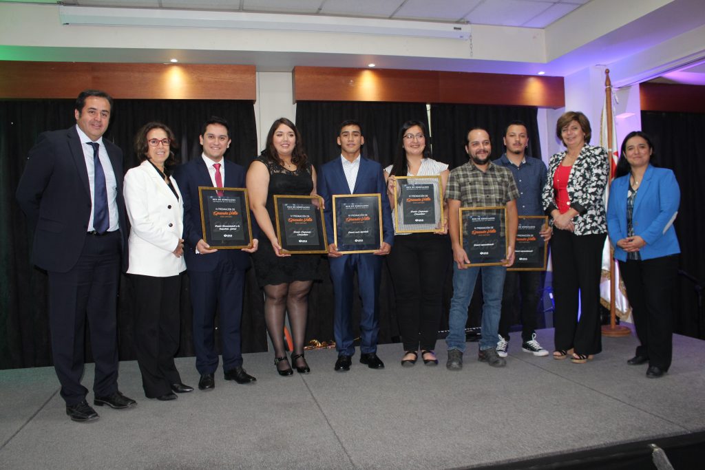 Red de Egresados premió a titulados destacados de 2018