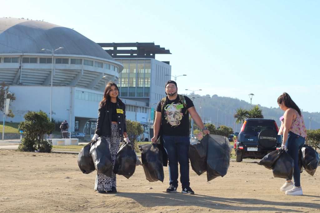 Fonoaudiología dio la bienvenida a estudiantes de primer año con actividad ecológica