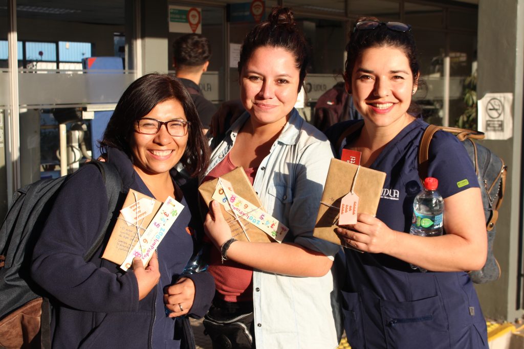 Sistema de Bibliotecas organizó “Cita a ciegas con un libro” en Campus La Florida y Sede Concepción