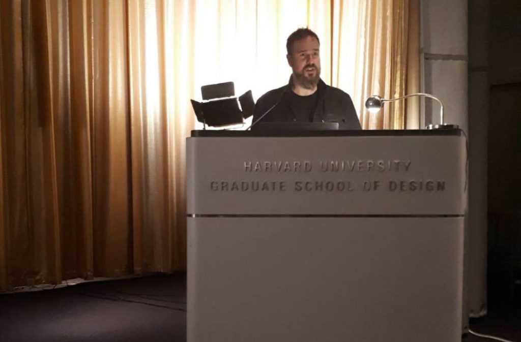 Director de la Escuela de Arquitectura expuso en universidades de Harvard y Columbia