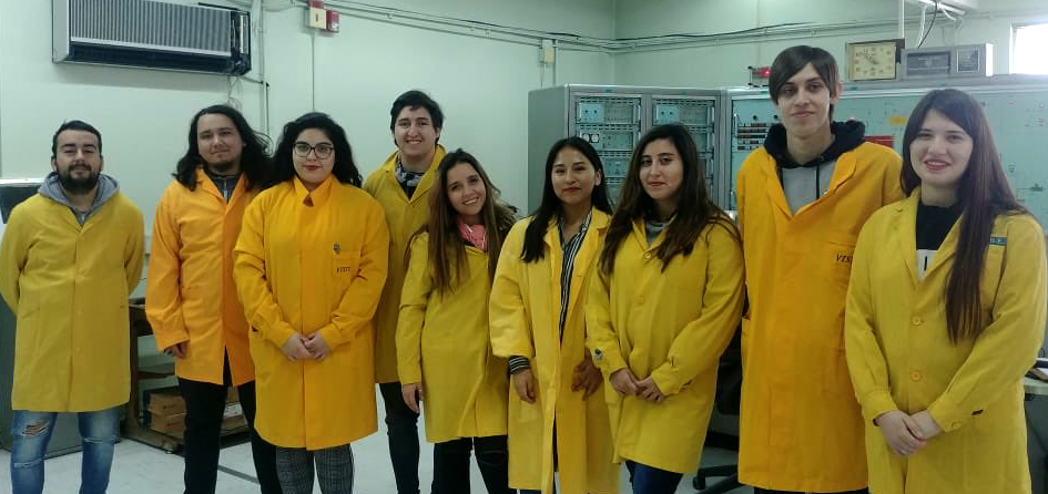 Estudiantes de Periodismo visitan el Centro de Estudios Nucleares La Reina
