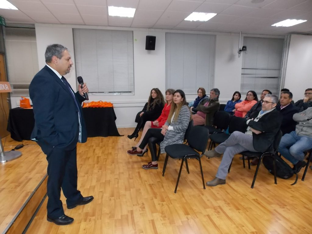 Charla organizada por la carrera de Ingeniería Industrial trató el emprendimiento en la Revolución Industrial 4.0