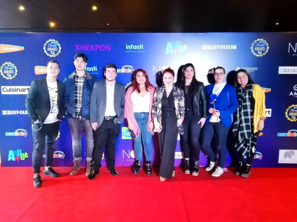 Estudiantes de Relaciones Públicas asisten a evento en hotel NOI Vitacura