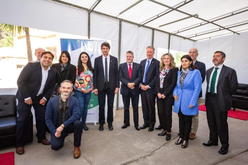 Vicerrectora de Sede Concepción participa en conversatorio con ministro Andrés Couve