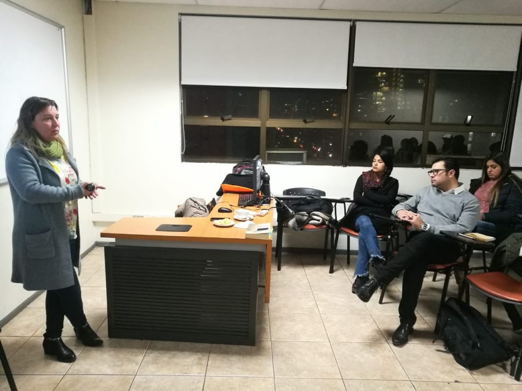 Abogada de centro de estudios Espacio Público realizóa charla sobre lobby en UDLA