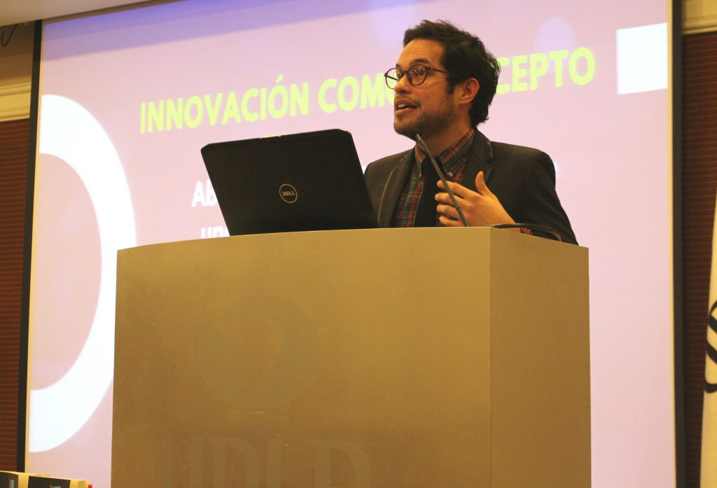 Escuela de Negocios reunió a estudiantes y académicos en charla sobre plataformas de innovación