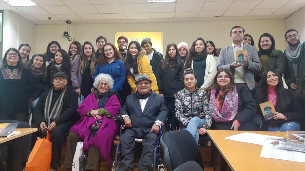 Poeta quillotano Juan de la Luz relanzó su libro “Torbellinos de cenizas y vientos” en Campus Los Castaños