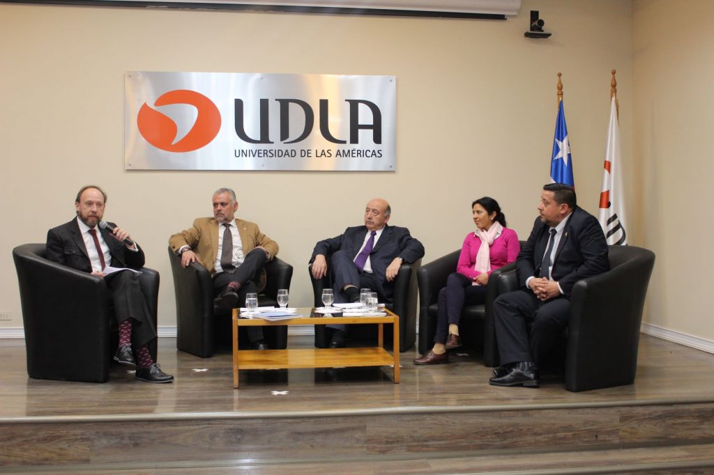 Facultad de Economía y Negocios reunió a autoridades para analizar el Plan de Desarrollo Regional del Biobío