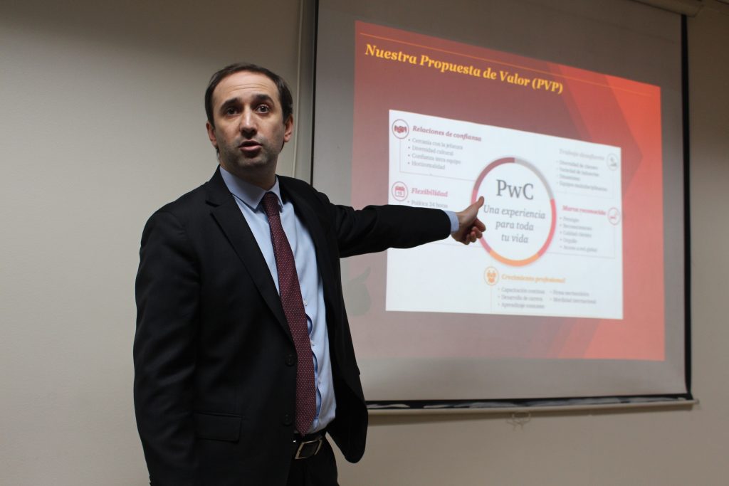 Consultora internacional PricewaterhouseCoopers realizó proceso de reclutamiento en Escuela de Auditoría