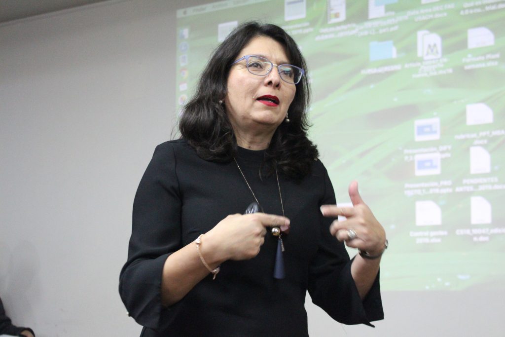 Directora de Escuela de Auditoría expone en seminario de Difusión de la Investigación Contable