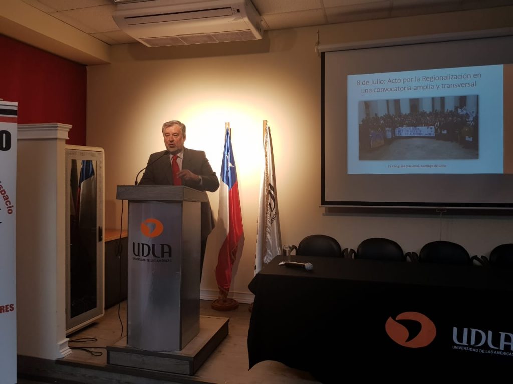 Senador Alejandro Guillier expuso sobre regionalización en Campus Chacabuco