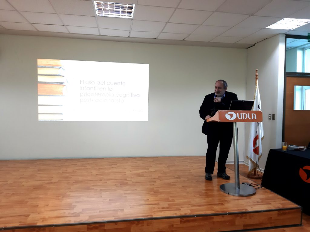 Conversatorio de Psicología en UDLA abarcó el cuento infantil como herramienta en la psicoterapia