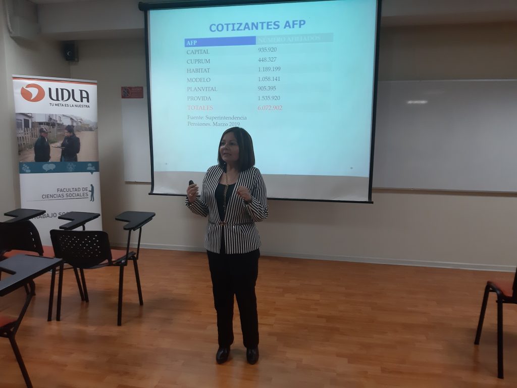 Alumnos de Trabajo Social conocieron beneficios estatales en materia de seguridad social