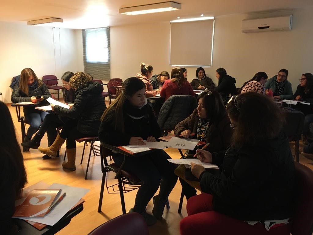 Escuelas de Técnico de Nivel Superior en Enfermería y Fonoaudiología imparten cursos de capacitación  a 90 profesionales
