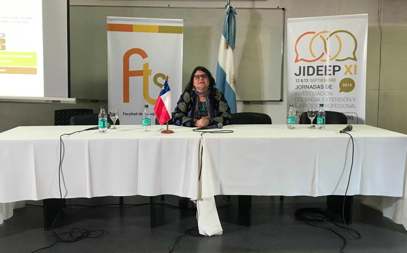 Docente de Trabajo Social expuso en jornada realizada en Universidad de la Plata en Argentina