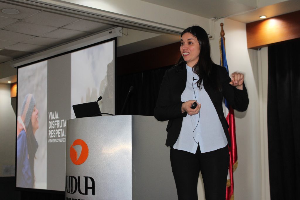Estudiantes de la Escuela de Hotelería y Turismo celebraron el Día Mundial del Turismo con charla sobre empleabilidad
