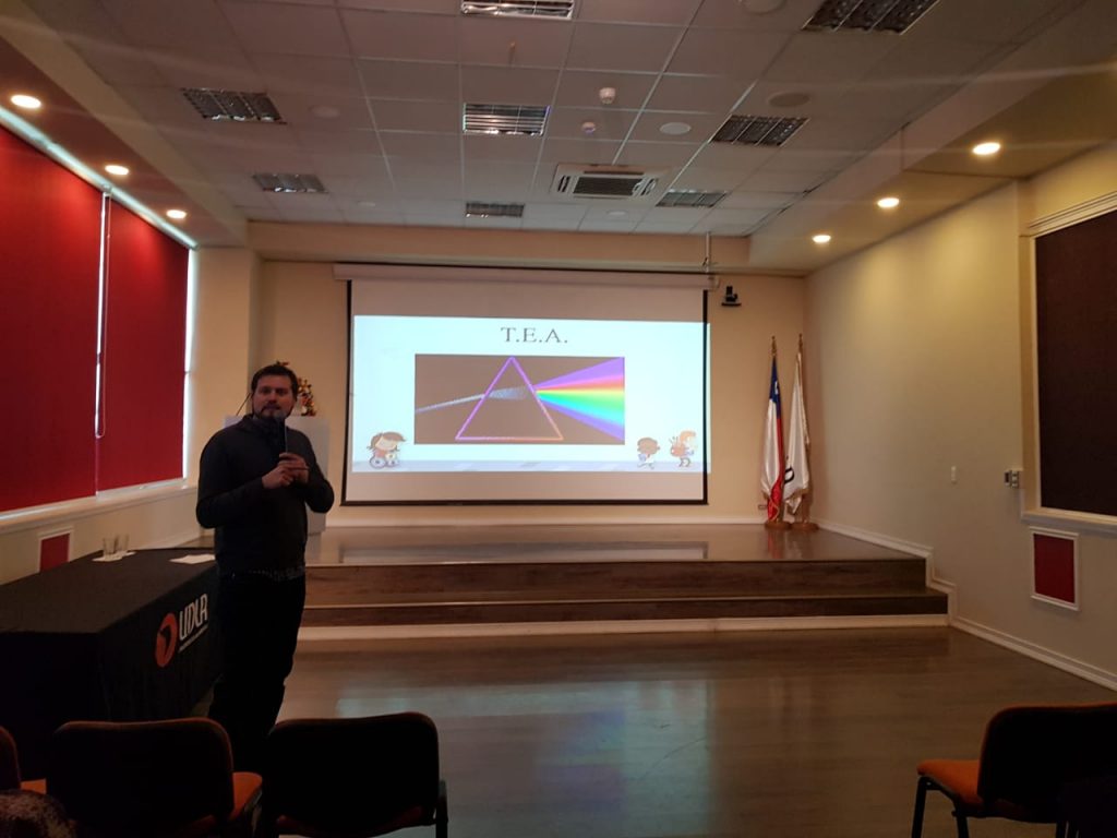 Centro de Alumnos de Fonoaudiología lidera destacada jornada sobre trastornos del espectro autista y accidentes cerebrovasculares en Sede Concepción