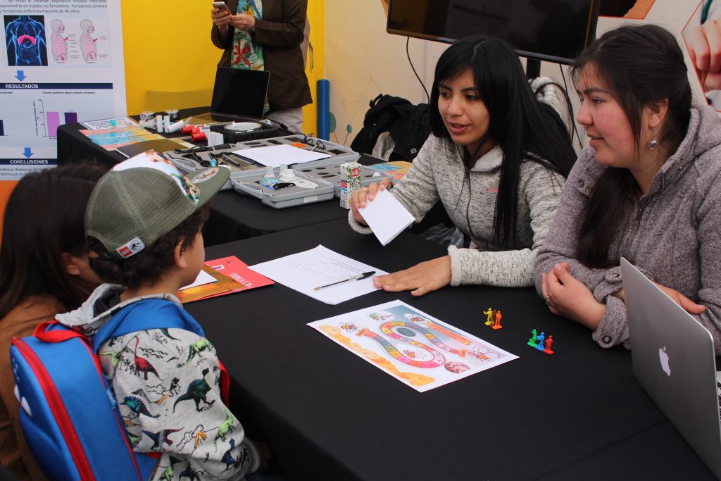 Escuela de Pedagogía en Educación Básica fue parte de la XIII Fiesta de las Ciencias y Tecnología