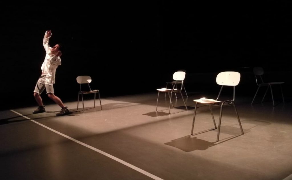 Egresado de Teatro participó en monólogo basado en el libro “Kaspar” de Peter Handke