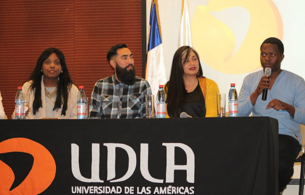 Estudiantes de Trabajo Social organizaron masivo conversatorio sobre los desafíos de la profesión ante la migración