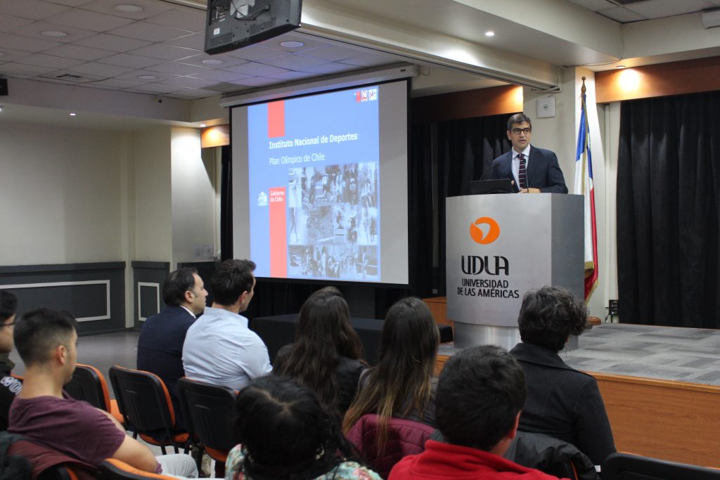 Entrenadores y deportistas de alto rendimiento se reunieron en el III Seminario de Dirección Técnica Deporte de UDLA