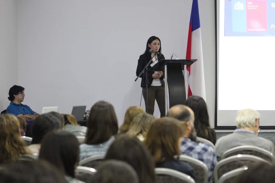 Académica de la Facultad de Medicina Veterinaria y Agronomía expuso en el XXVII Congreso Chileno de Fitopatología