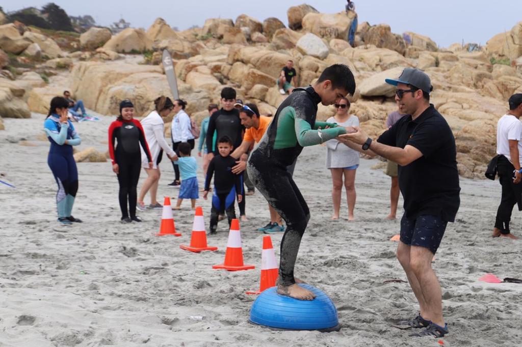 Facultad de Ciencias de la Salud participa en Clínica de Surf Adaptado con niños con Trastorno de Espectro Autista